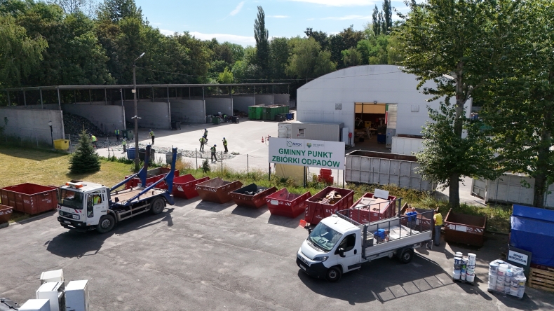 Materac, puszka po farbie, stary wentylator. Co zrobić z odpadami po wakacyjnych porządkach?