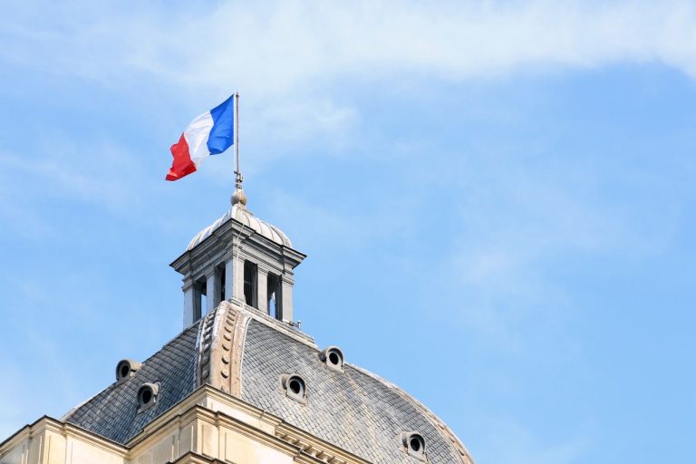 Francja rezygnuje z obowiązkowego systemu kaucyjnego (DRS) na butelki plastikowe